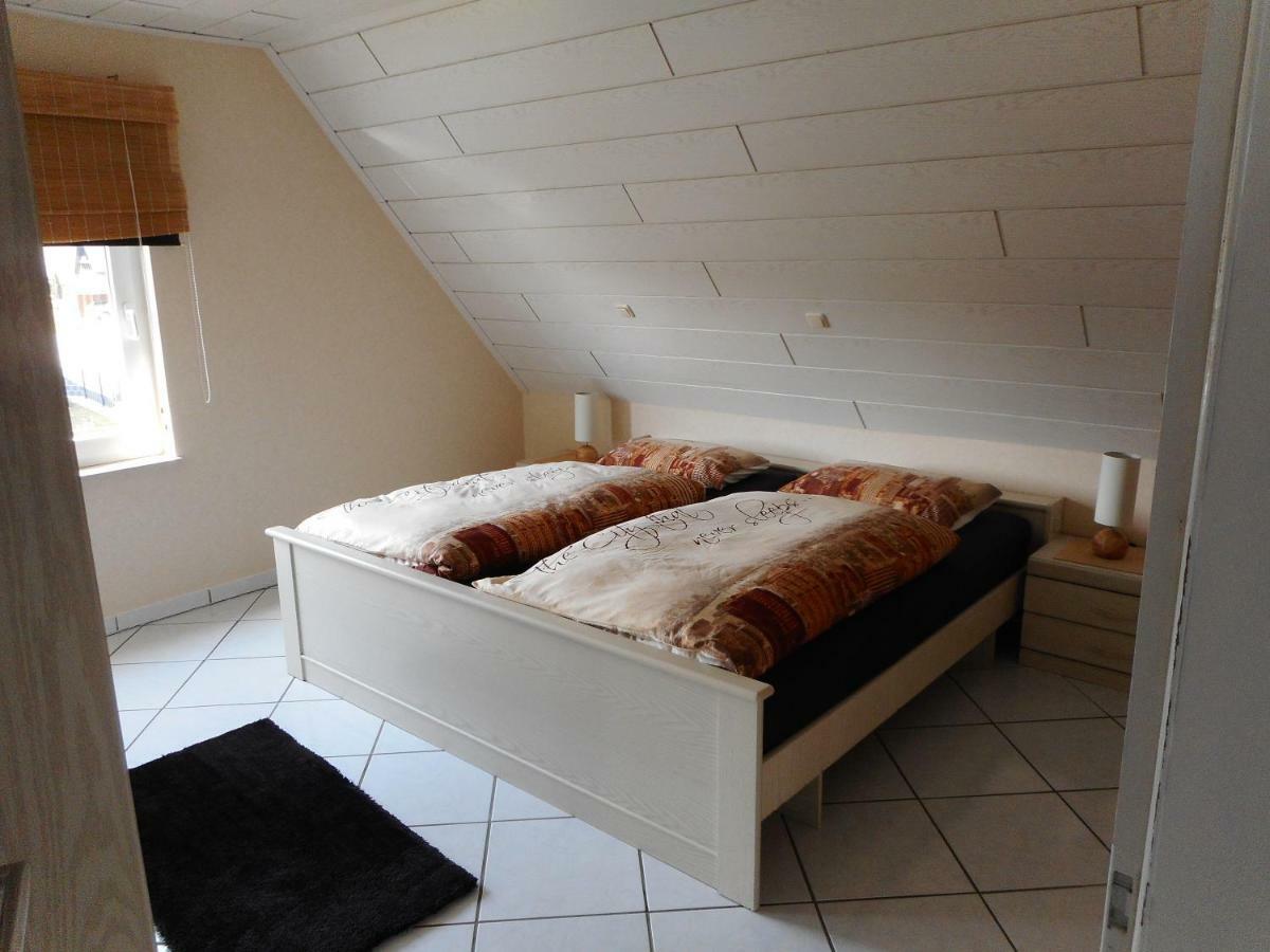 Modernes Ferienhaus Der Besonderen Art Mit Garten Lohne  Exterior photo